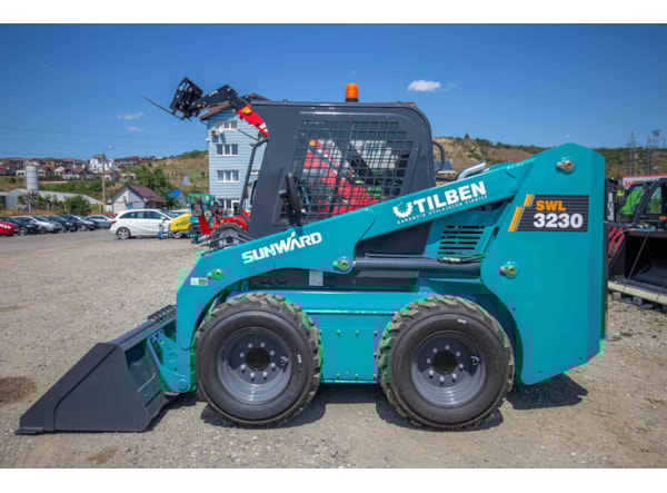 MiniIncarcator SUNWARD SWL 3230, 3.5 ton, 74CP de vanzare